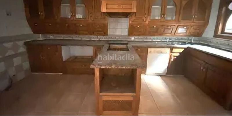 Foto dee99d00-1e61-4348-9549-b62cb93df3ce. Casa amb aparcament a Albatera