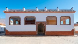Building  Calle alozaina