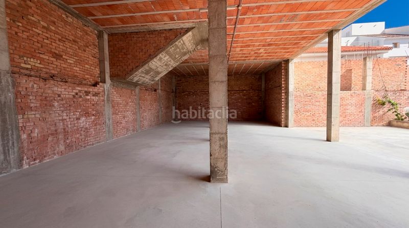 Foto f8017966-33b1-495b-8839-d790f537f932. Edificio in Guaro