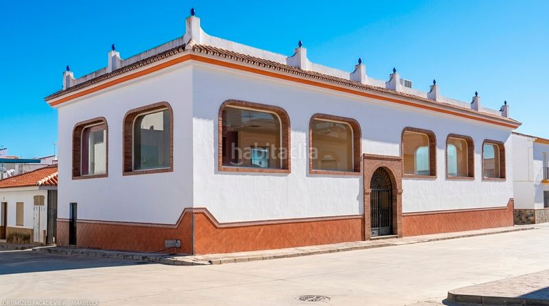 Foto f6af2664-dfe3-4d45-985d-9d900b23d442. Edifici a Guaro