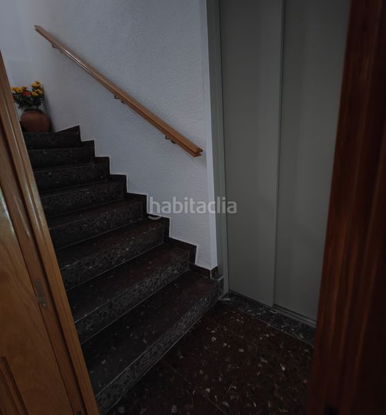 Foto 6528c77a-4dcd-42a9-8da8-f569ea6ad9cb. Edifici a Cadrete