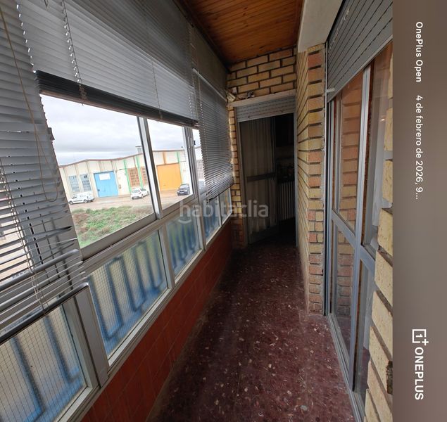 Foto 7e13f963-051f-40d2-96bc-8aa3abd65aec. Edifici a Cadrete