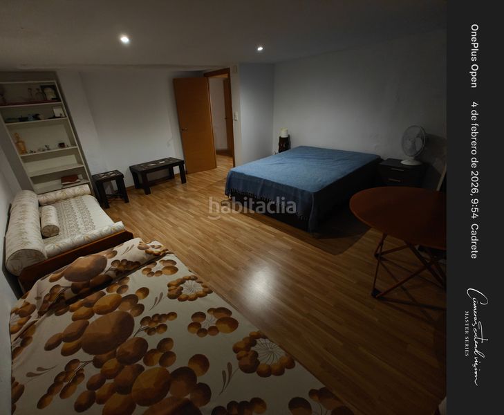 Foto c7f0ab7d-5048-43e1-b382-bab6cd5394d6. Edifici a Cadrete