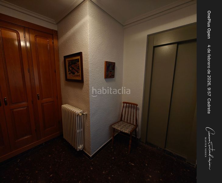 Foto eb86de6d-d58b-40ce-9ebb-a609fc9b2183. Edifici a Cadrete