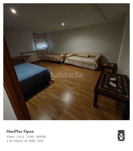 Foto fbf00cbf-f637-4fa4-a07c-ddf41c3374a2. Edifici a Cadrete