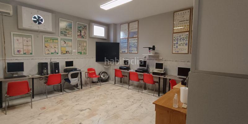 Foto abbcb8ab-d35c-41aa-9138-9510049a1eba. Geschäftsraum in colores - entreparques Sevilla