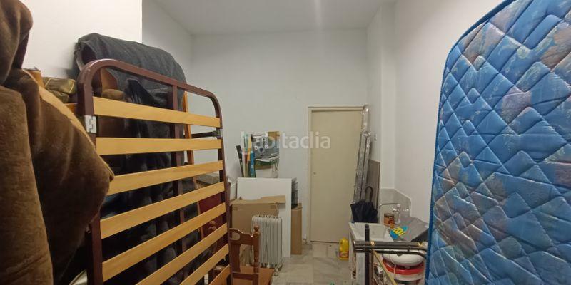 Foto 7771c7dd-9a52-42ec-a1b3-e32e17b46bf0. Local comercial en colores - entreparques Sevilla