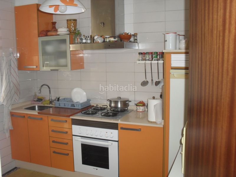 Foto 1ea3b436-edba-4dc3-8c30-8ba7c0baa849. Casa amb aparcament a Teis Vigo