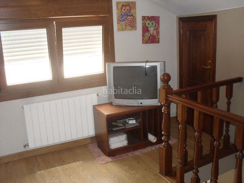 Foto a45ddba6-2c26-4bc4-acc6-dfb0bb4a2872. Casa amb aparcament a Teis Vigo
