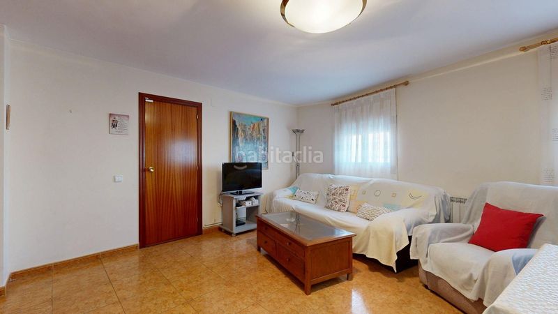 Foto 1e45c425-bfff-44e0-b2c4-3fa6d1298398. Casa a Cadrete