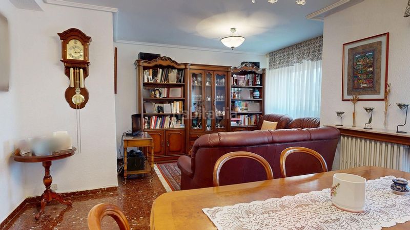 Foto acd86a33-6bab-4c28-9168-2ef3faf6efb5. Casa a Cadrete