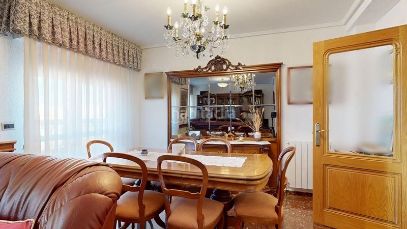 Foto b17d7b37-7ef2-4982-946a-687b41d767f4. Casa a Cadrete