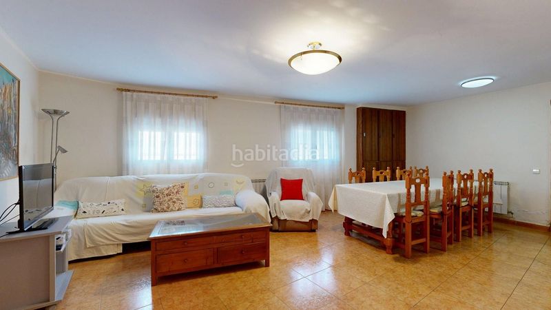 Foto f867f163-99a4-4a93-95e6-fc6564ab447b. Casa a Cadrete