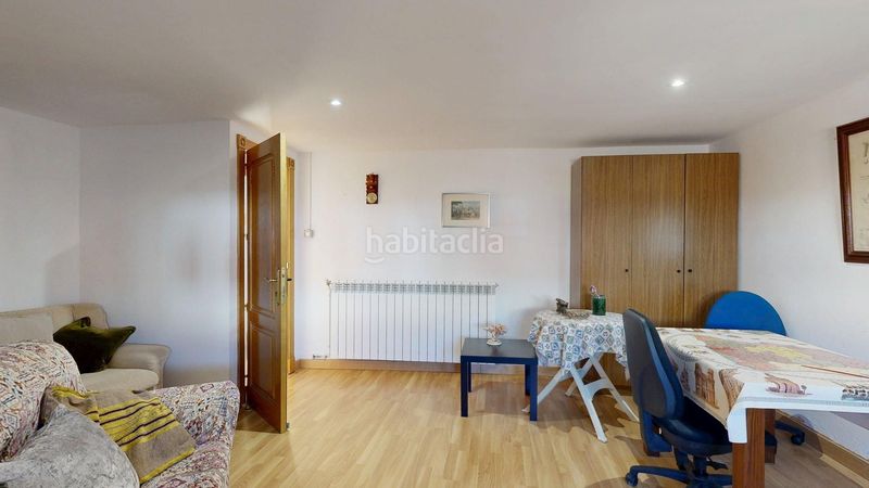 Foto fe7a5f78-2d00-4b0a-927b-77a75e79df6a. Casa a Cadrete