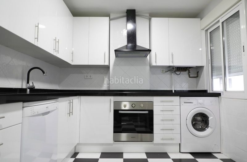 Foto 3afa05a3-acc7-45cc-a06f-4ad86d001e96. Pis a Centro Torrelavega