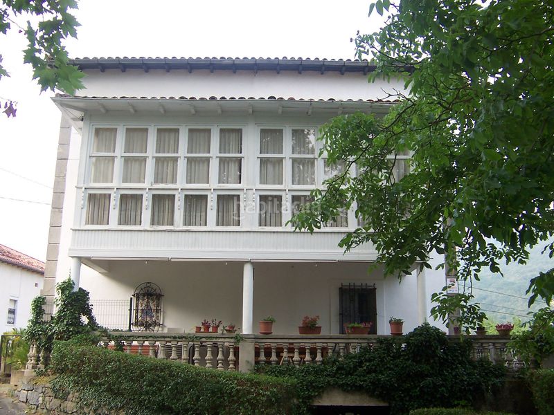 Foto 0183e4d1-a8dd-43b6-aa7d-753c7f92c3a8. Casa amb aparcament a Soba