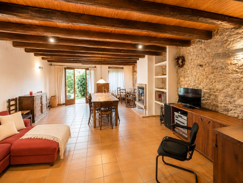 Foto 420b55bd-eeaf-49b0-8838-2506411a9db0. Casa a Vilablareix
