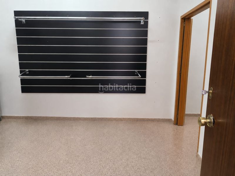 Foto 4051361b-c6d0-4610-967e-0fb3b1e023c2. Local comercial a Petrer