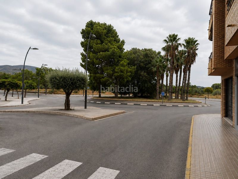 Foto 9e80e2b4-5e1d-48aa-b3ca-db57d89ad7a4. Local comercial a Petrer