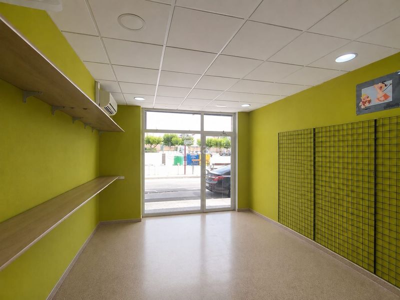 Foto a8a99df2-2da9-4d76-b82e-63ec90b15a36. Local comercial a Petrer