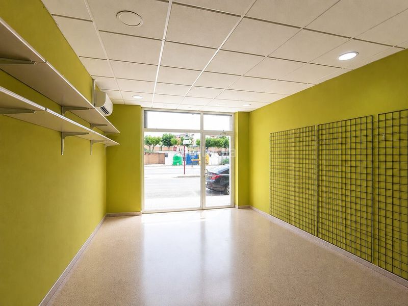 Foto ba58fc82-da07-4d29-8000-580519e05450. Local comercial a Petrer