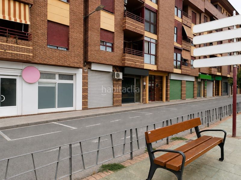 Foto fd32d7b8-746f-4941-bf5e-0fbd4c92e435. Local comercial a Petrer