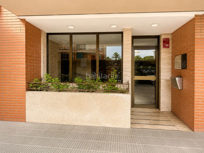 Foto c4e45d2a-5380-4c64-a0d0-cdab797f49fb. Pis amb aparcament a La Pineda Vila-seca