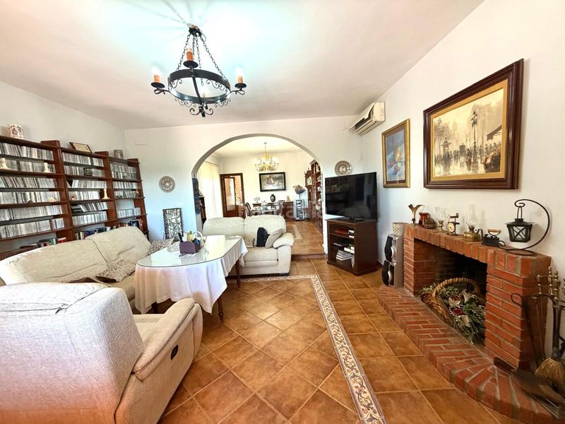 Foto e89e83c4-6c09-44b5-9ec3-178988c563a9. Casa amb aparcament a Zona de la Vega Antequera