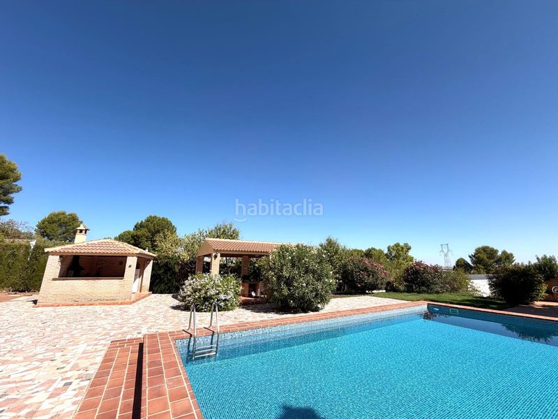 Foto f84b1224-f389-40c9-800c-04d1d0911ff6. Casa amb aparcament a Zona de la Vega Antequera