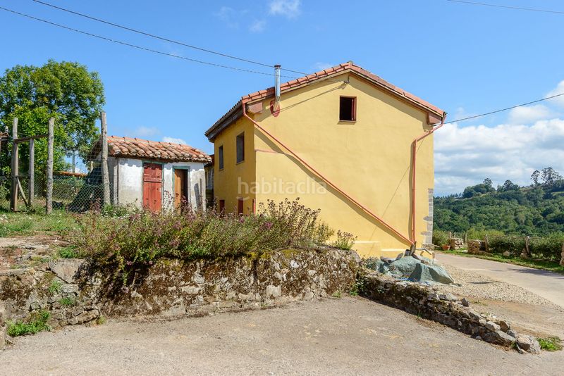 Foto 497fee01-e099-414e-8367-577ca6bbf656. Casa adossada a Cabranes