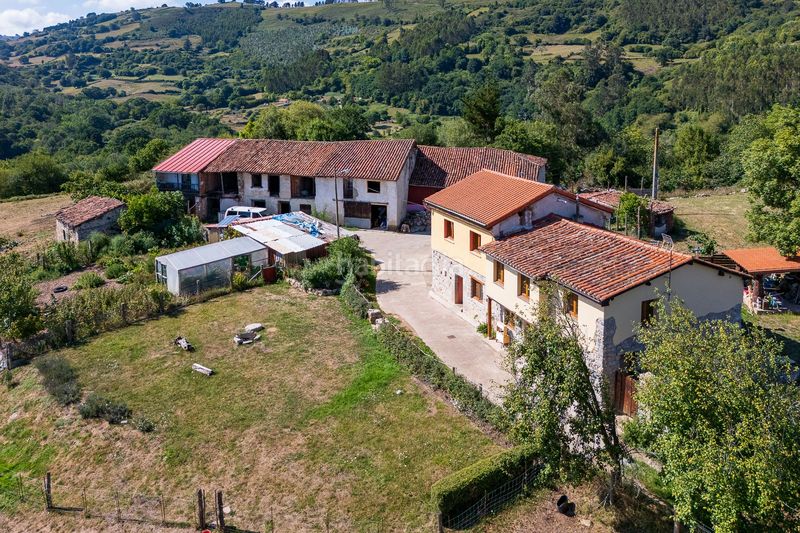 Foto 557586e0-72f5-4126-89d0-9cfb770ebe93. Casa adossada a Cabranes