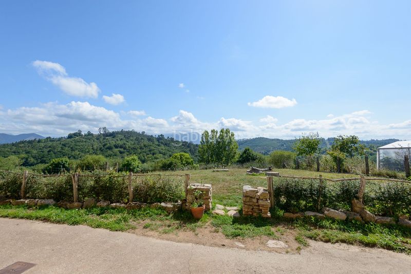 Foto c8ca8a4c-d36f-41c1-be3f-478ef0395a60. Casa adossada a Cabranes