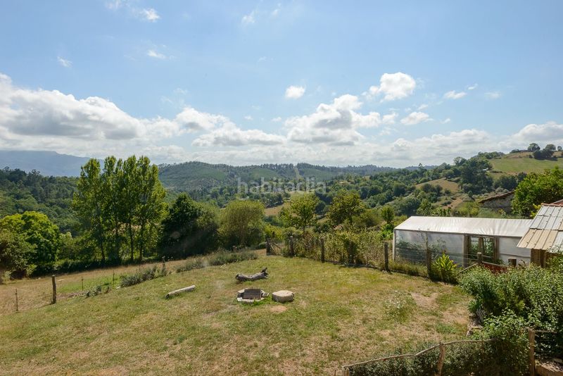 Foto ee45b623-f5a0-4c98-beb6-6d8eecbd5bdc. Casa adossada a Cabranes