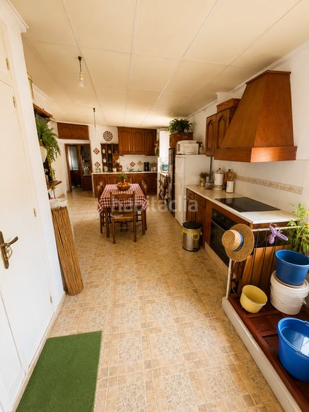 Foto b966f3f1-f6c1-465b-a2b9-911f7c06772b. Casa amb aparcament a Écija