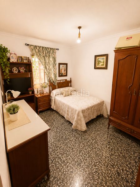 Foto bf84bb67-1ea2-4cf5-a291-4257cb15ba3b. Casa amb aparcament a Écija