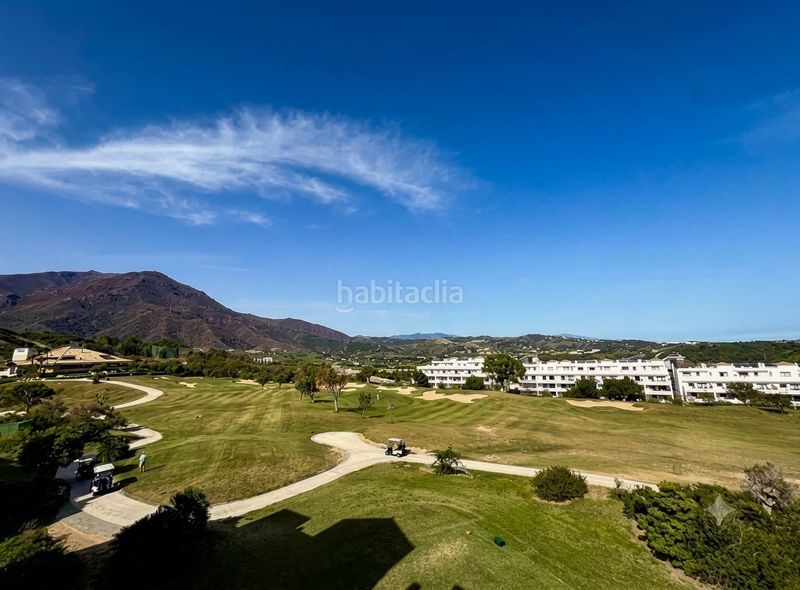 Foto 0f0c4c59-4012-4535-9b14-37892a8cb2ea. Pis amb aparcament a puerto de Estepona Estepona