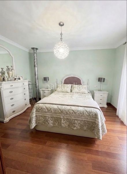 Foto f415df96-a73c-4473-8741-d5abb07bd56e. Casa adossada amb aparcament a Coín