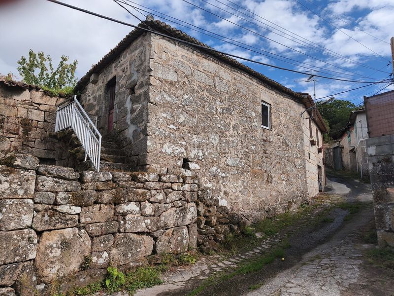 Foto ab2ab745-e6c0-481a-af17-351806b82aa6. Casa a Allariz