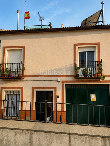 Foto 9ad6bd80-6102-441b-a184-f50446ffe6fe. Casa amb aparcament a Constantina
