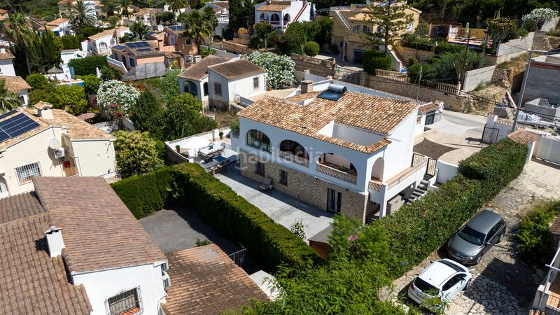 Foto 022e04bd-d77a-4a94-952d-eb4b14821fe8. Casa amb aparcament a Cala Advocat-Baladrar Benissa