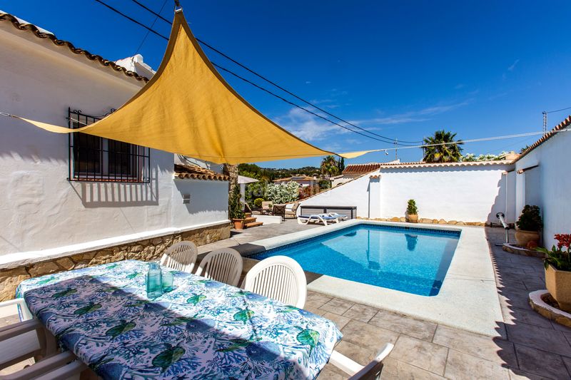Foto 072fb70d-5423-48cd-87b8-bd4b1309d8ec. Casa amb aparcament a Cala Advocat-Baladrar Benissa
