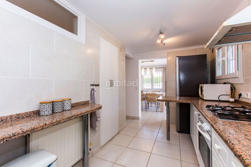 Foto be016545-492d-4a78-9e3e-cb52c3210a18. Casa amb aparcament a Cala Advocat-Baladrar Benissa