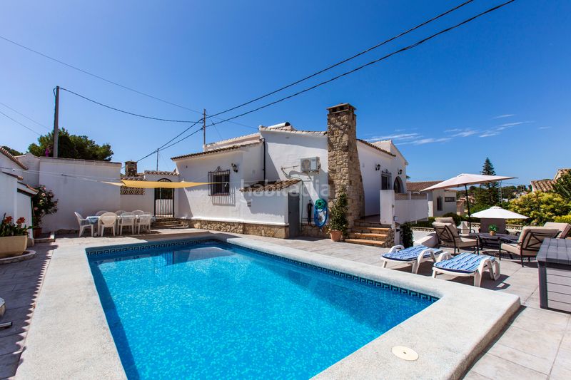 Foto ceefa201-0573-4604-b84e-b951bae68f09. Casa amb aparcament a Cala Advocat-Baladrar Benissa