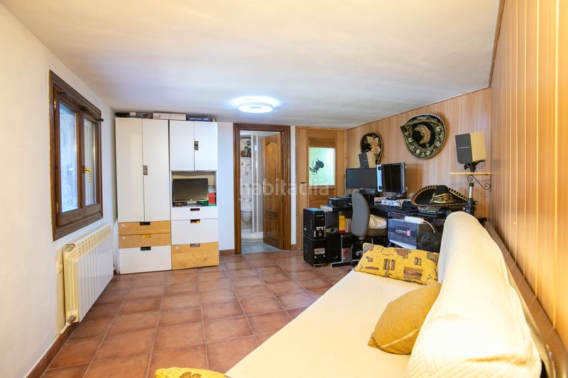 Foto b111908a-01c2-499d-a857-4007a83fbfe8. Casa a Legarda