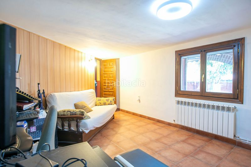 Foto cf609228-65cc-4460-b6d1-041bc583eab5. Casa a Legarda