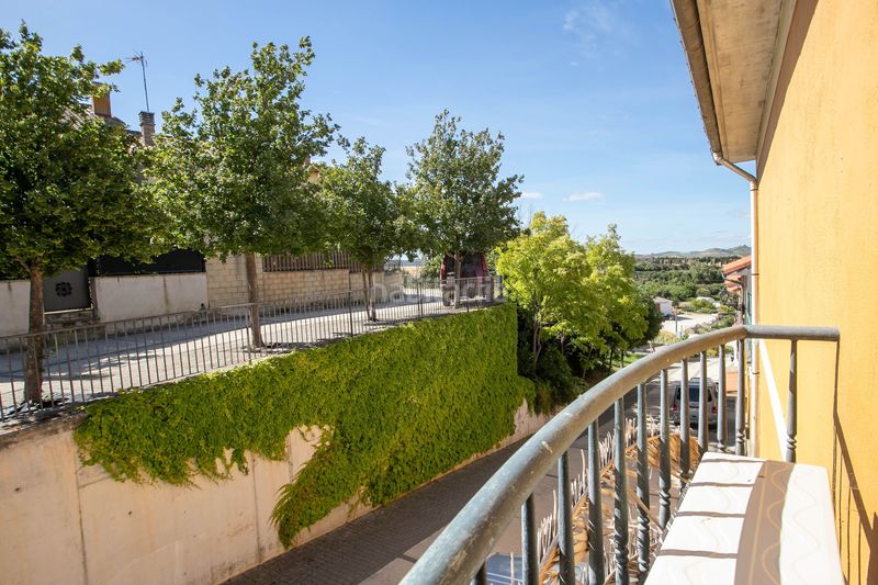 Foto ebea7b2e-a503-4caa-bcc1-b3b66c157ac9. Casa a Legarda