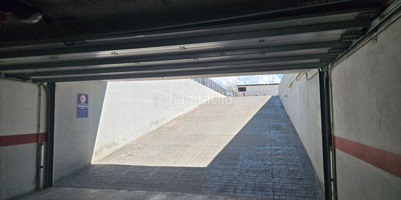 Foto e1fb95dd-ac00-4173-90af-edb19beff5dc. Autoparkplatz in Palmete Sevilla