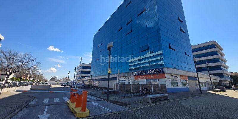 Foto 2027ad9e-bac6-48b8-9add-1e4a76f11bb6. Parking voiture dans Palmete Sevilla