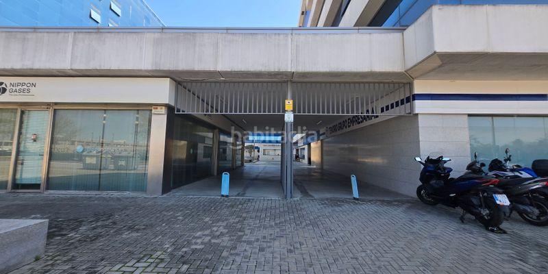 Foto 47dd8731-93a4-44a6-9da8-aa122f9968ed. Parking voiture dans Palmete Sevilla