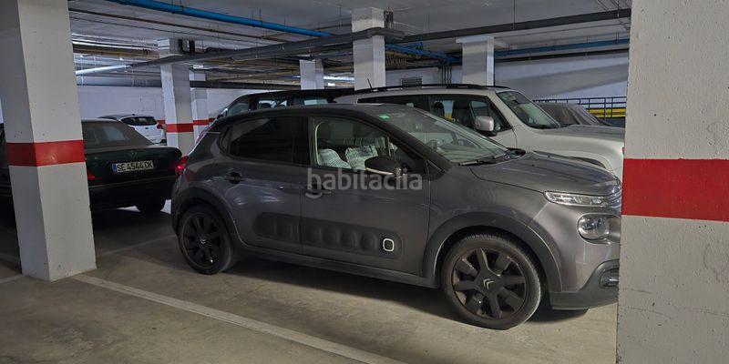 Foto f9da0319-c530-4089-8cde-db37680ea585. Parking voiture dans Palmete Sevilla